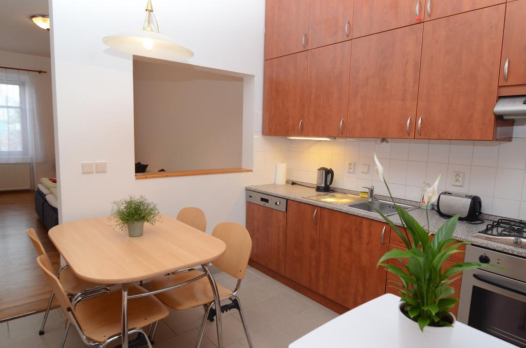 Apartments Karlin Прага Стая снимка