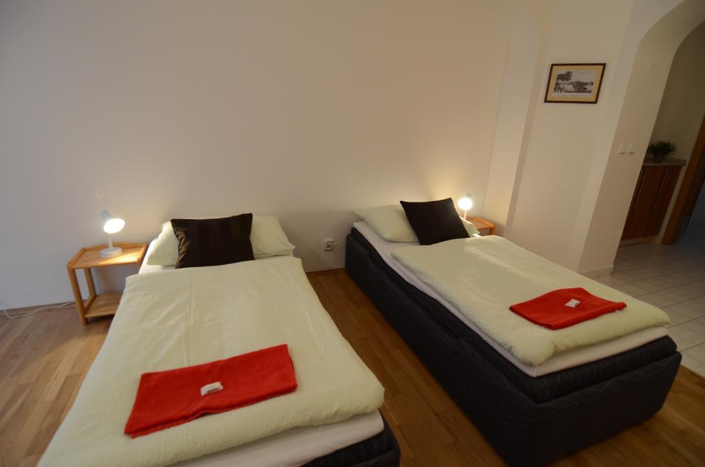 Apartments Karlin Прага Стая снимка