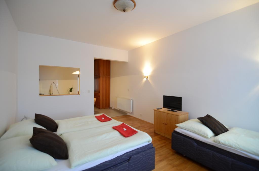Apartments Karlin Прага Стая снимка