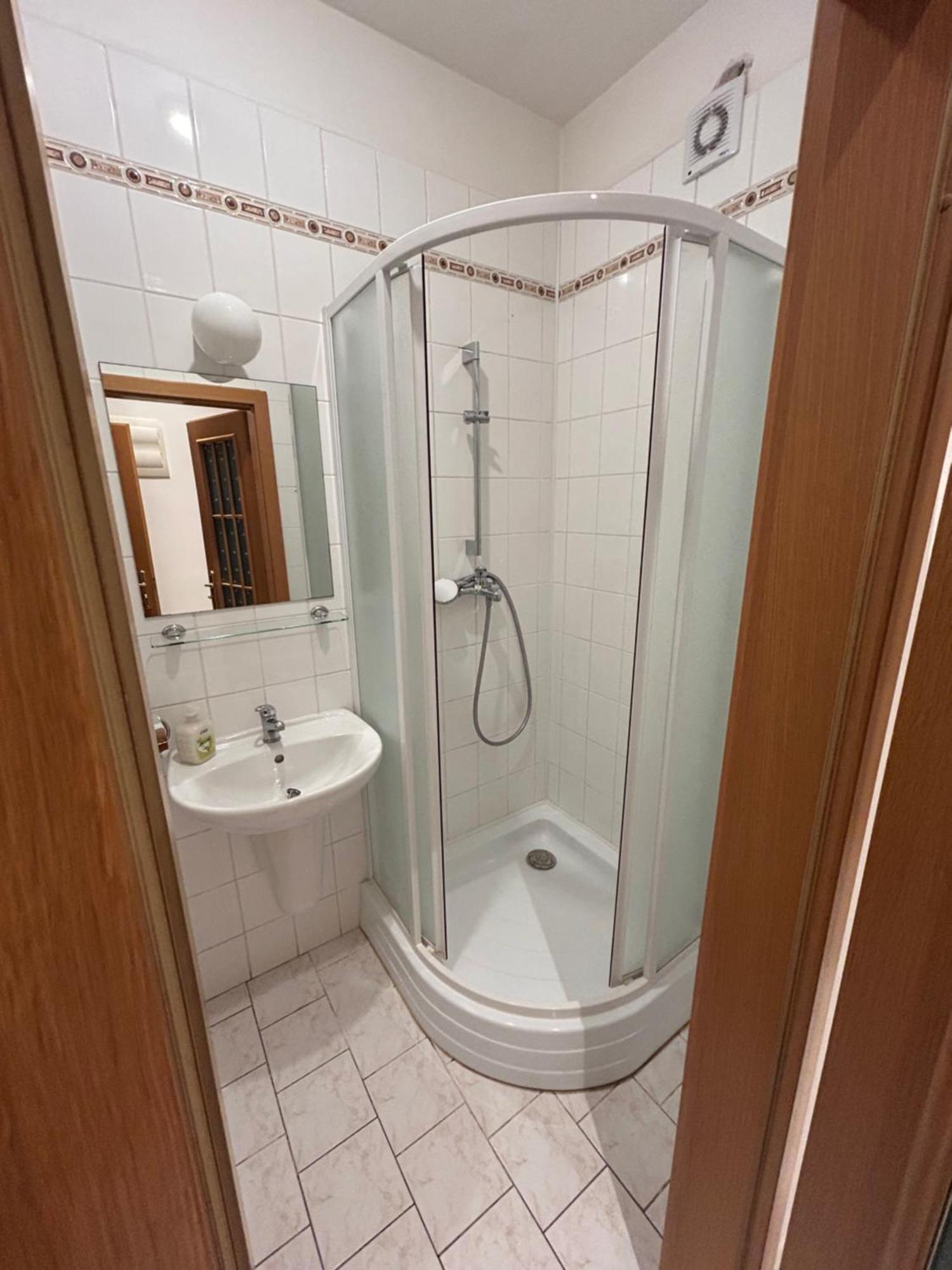 Apartments Karlin Прага Екстериор снимка